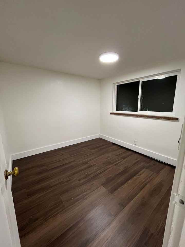 1038 Lewis Ave - Photo 5 of 18