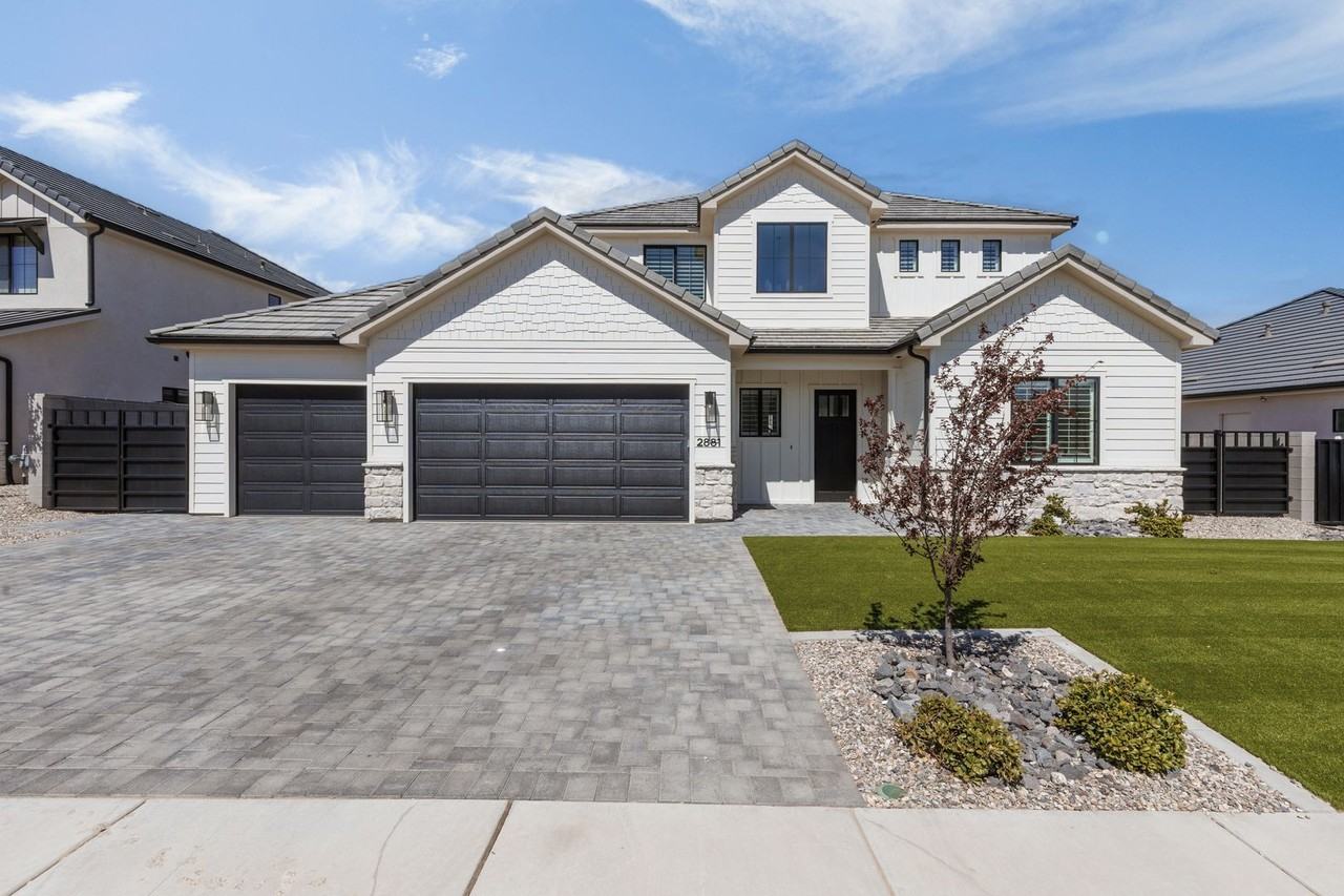 2881 E Yavin Way - Photo 3 of 35