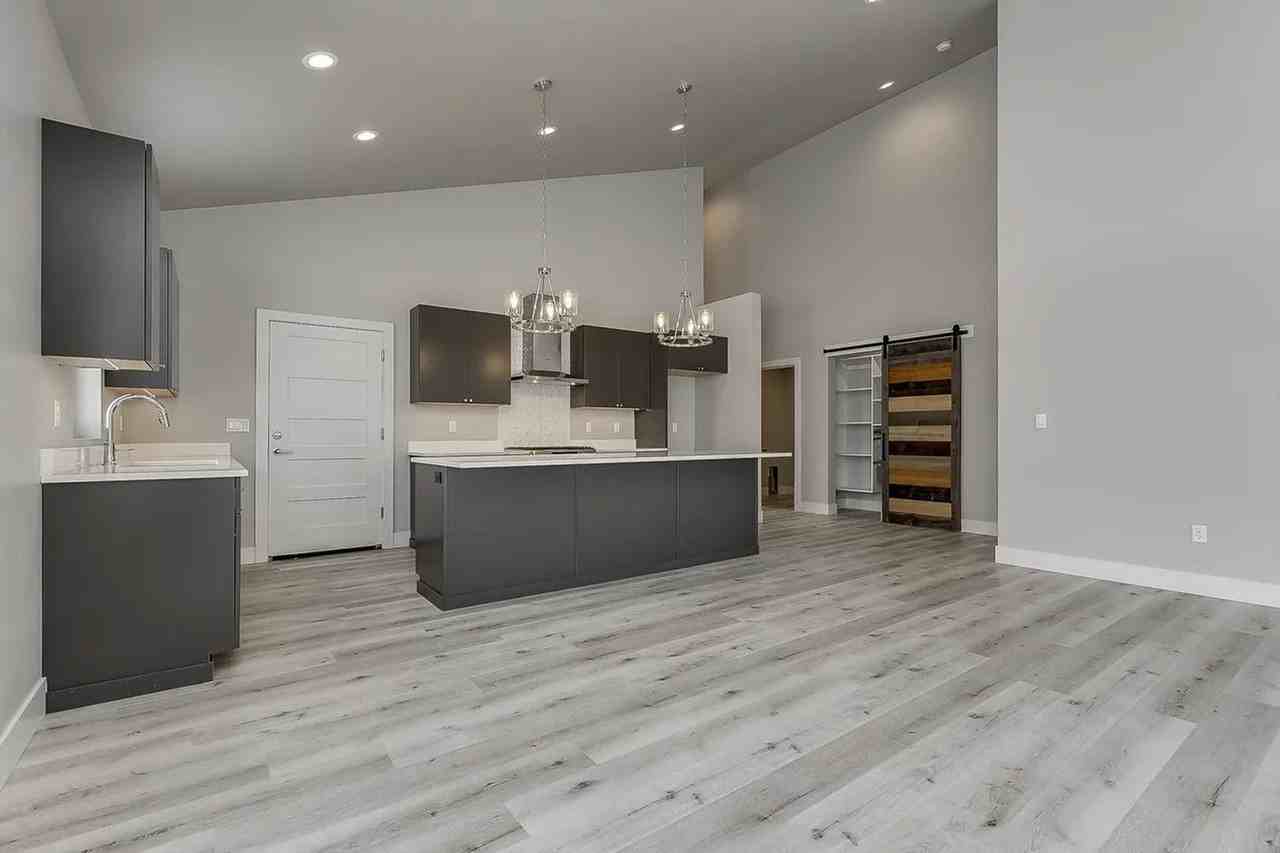 7134 N Courcelles Pkwy - Photo 5 of 23
