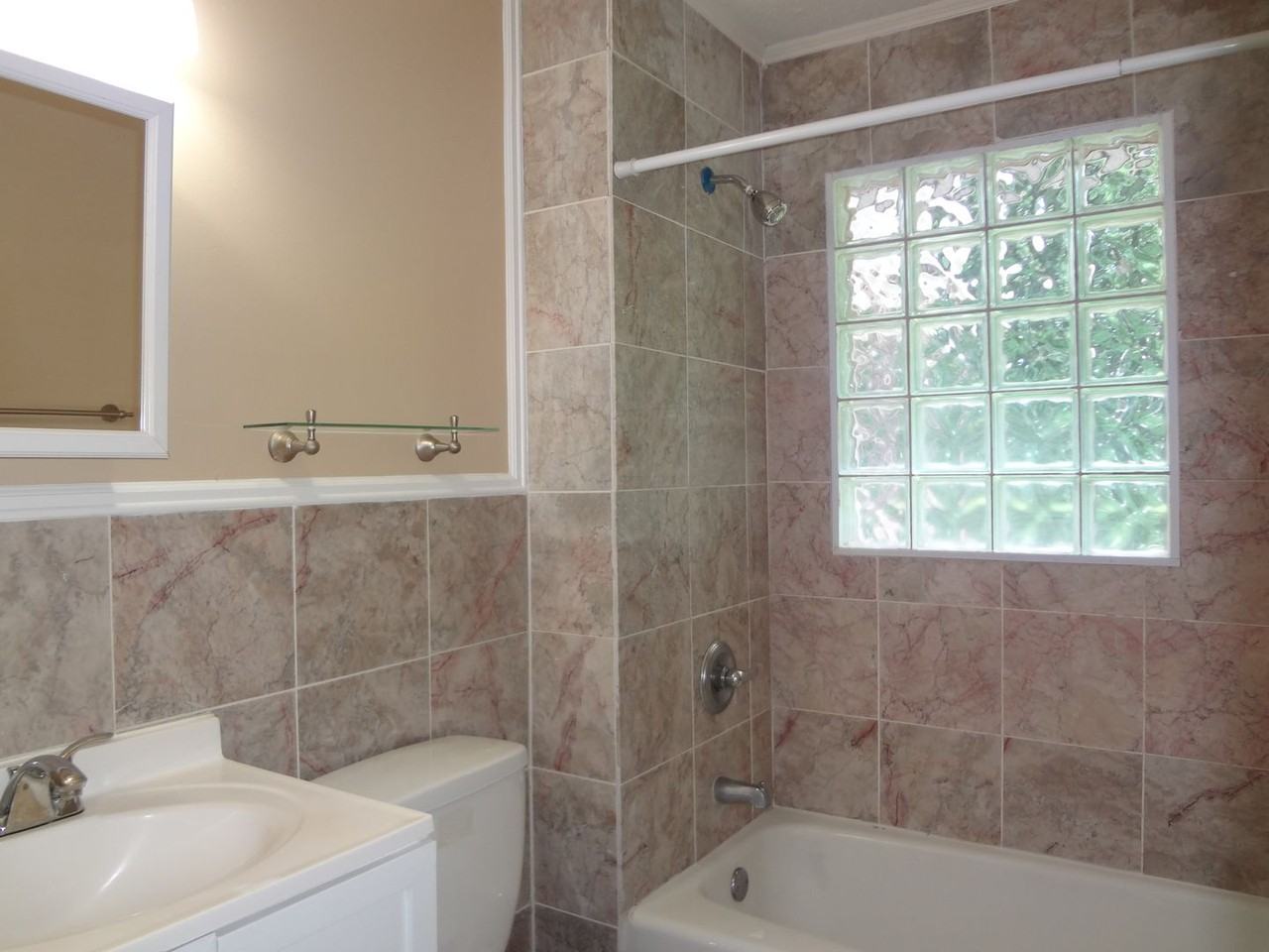 109 Caldwell St - Photo 6 of 7