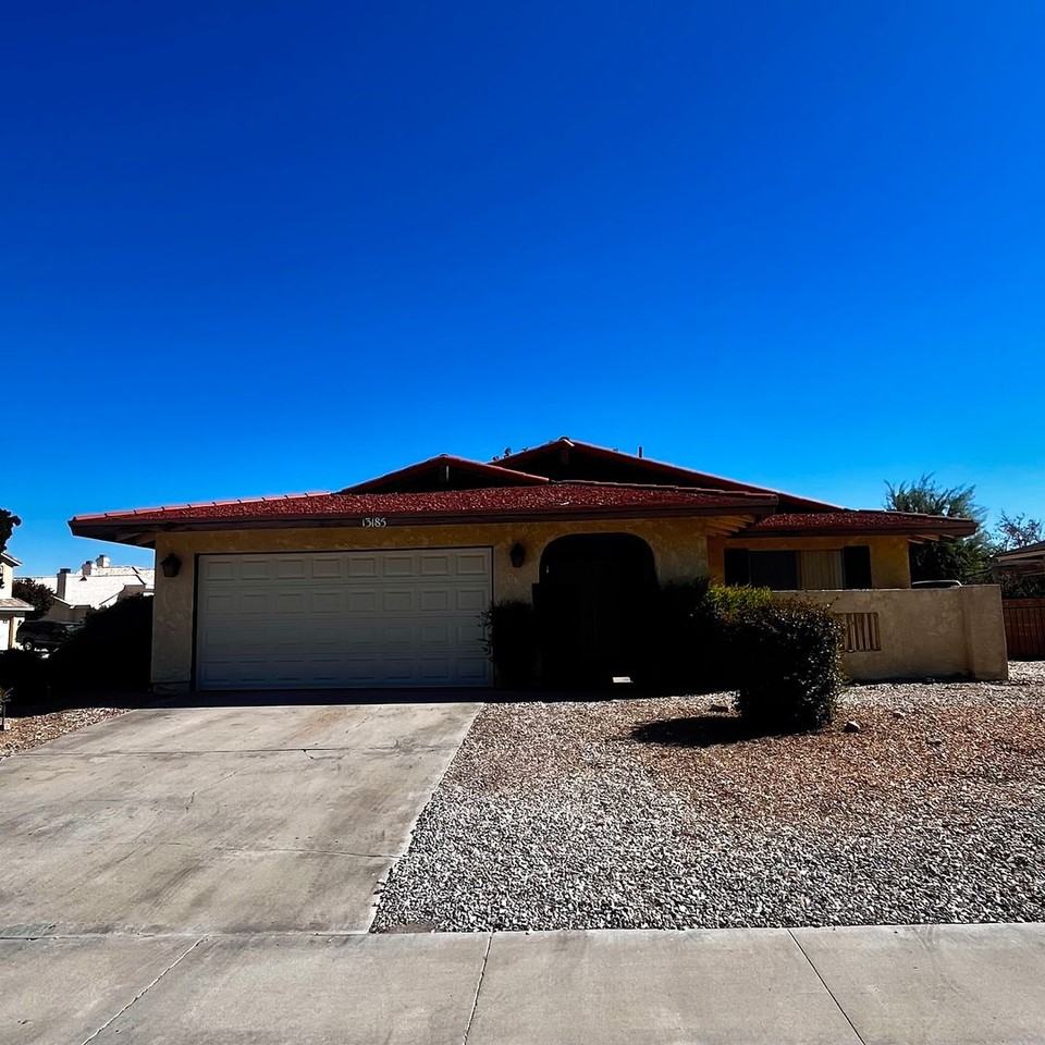13185 Rolling Ridge Dr - Photo 2 of 14