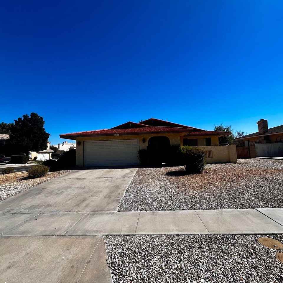 13185 Rolling Ridge Dr - Photo 3 of 14