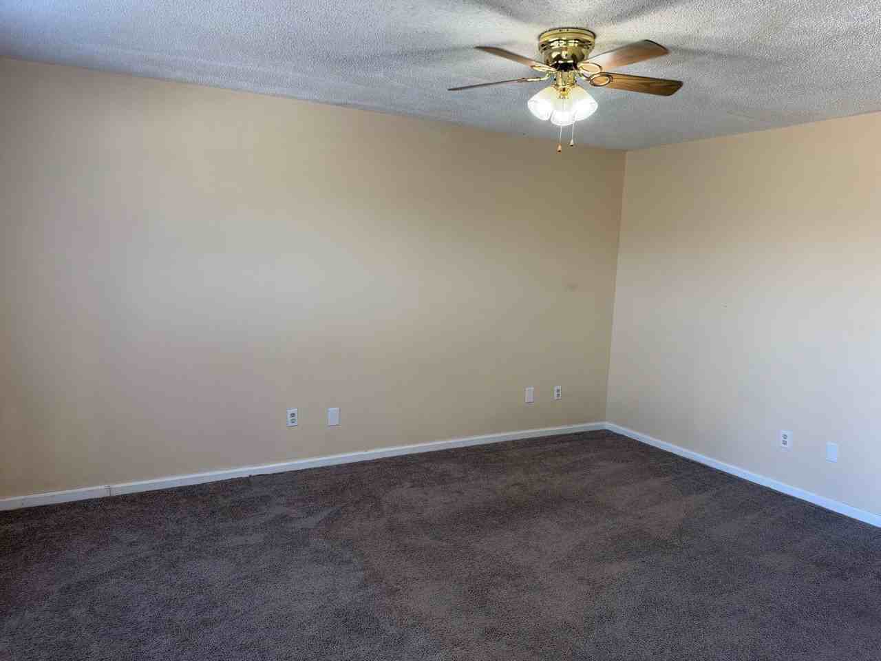 2550 Barnesdale Way - Photo 2 of 8