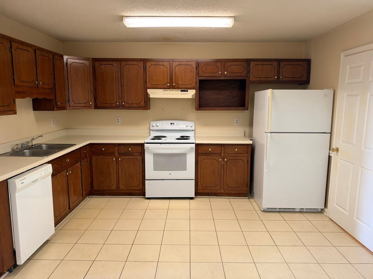 2550 Barnesdale Way - Photo 3 of 8