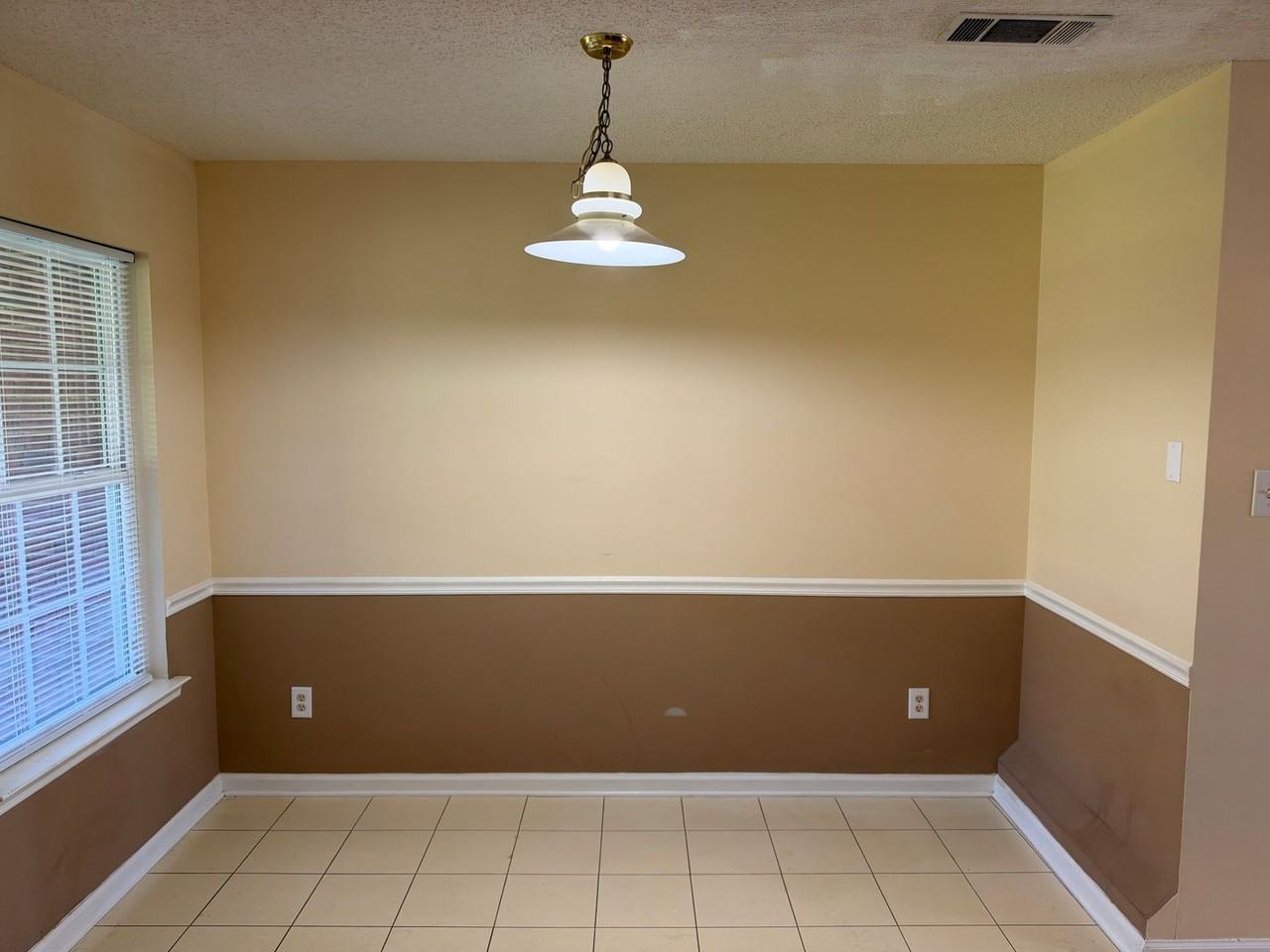 2550 Barnesdale Way - Photo 4 of 8