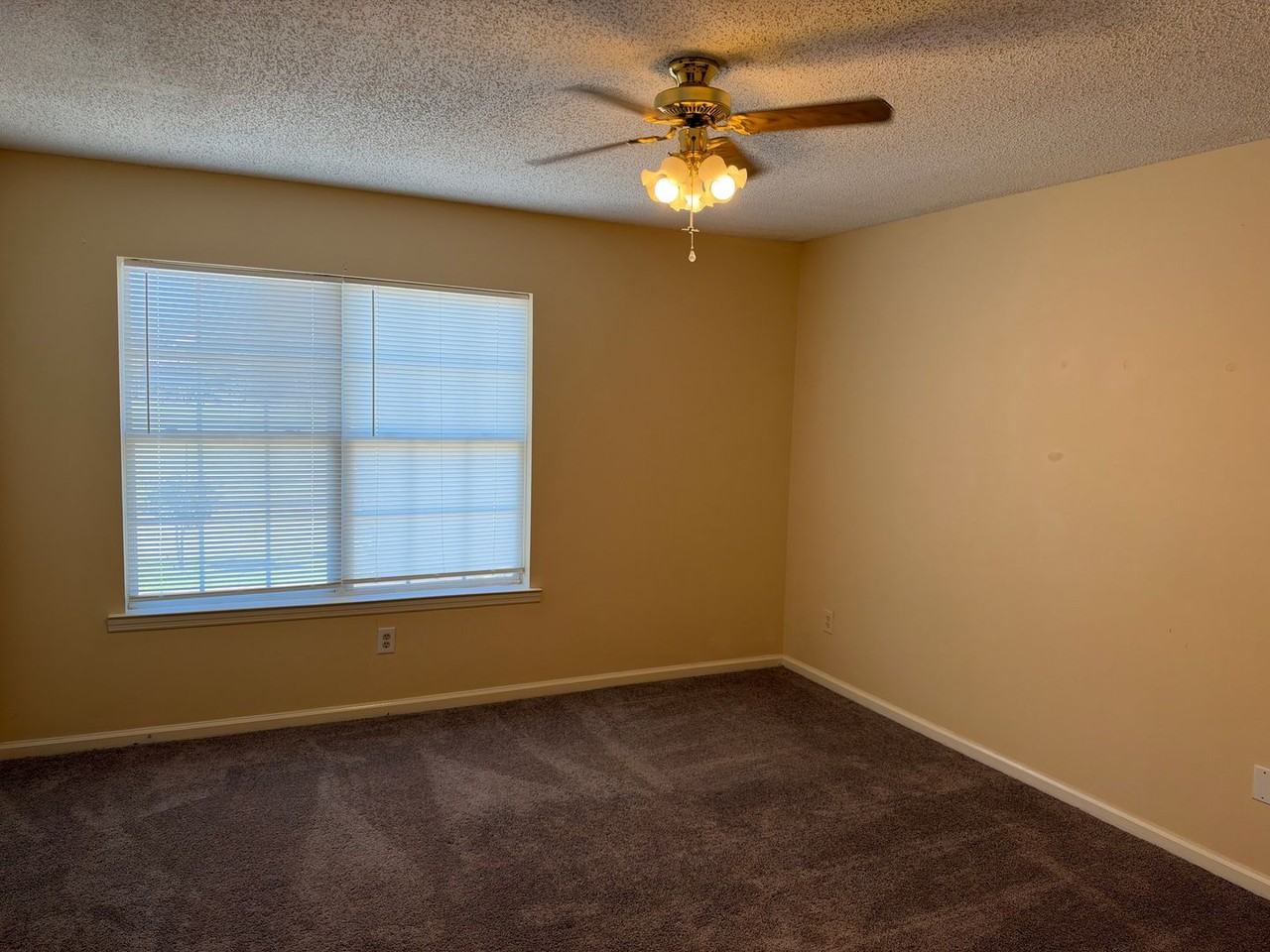 2550 Barnesdale Way - Photo 6 of 8