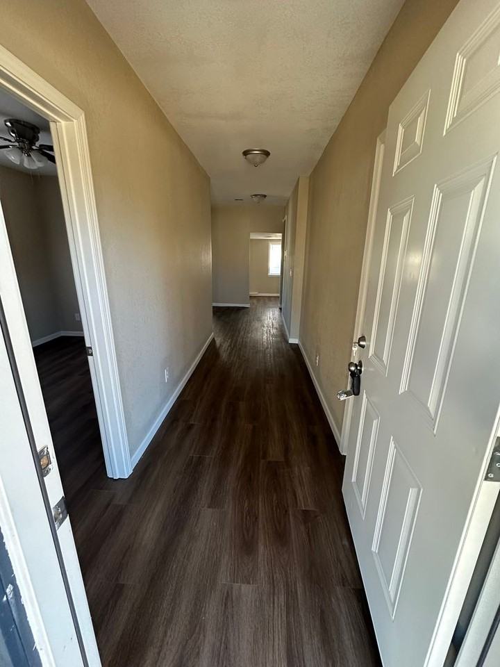 36 G St Nw - Photo 2 of 7