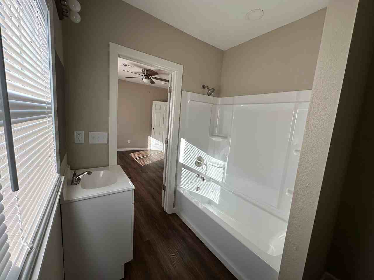 36 G St Nw - Photo 5 of 7