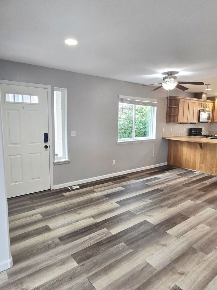 111 N Lafayette Ave - Photo 6 of 46