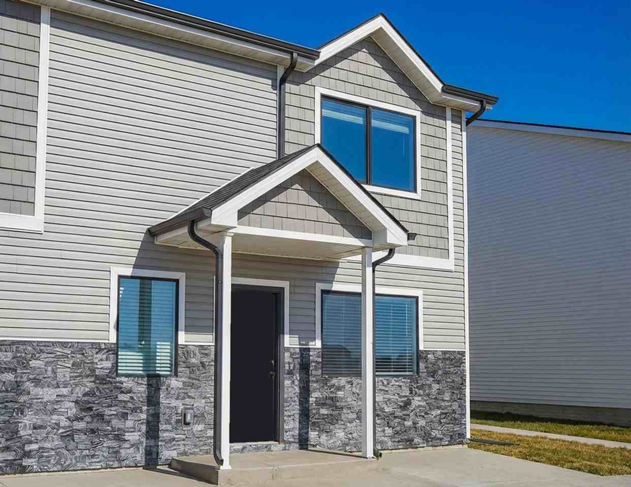 14304 Springbrook Trl - Photo 2 of 32