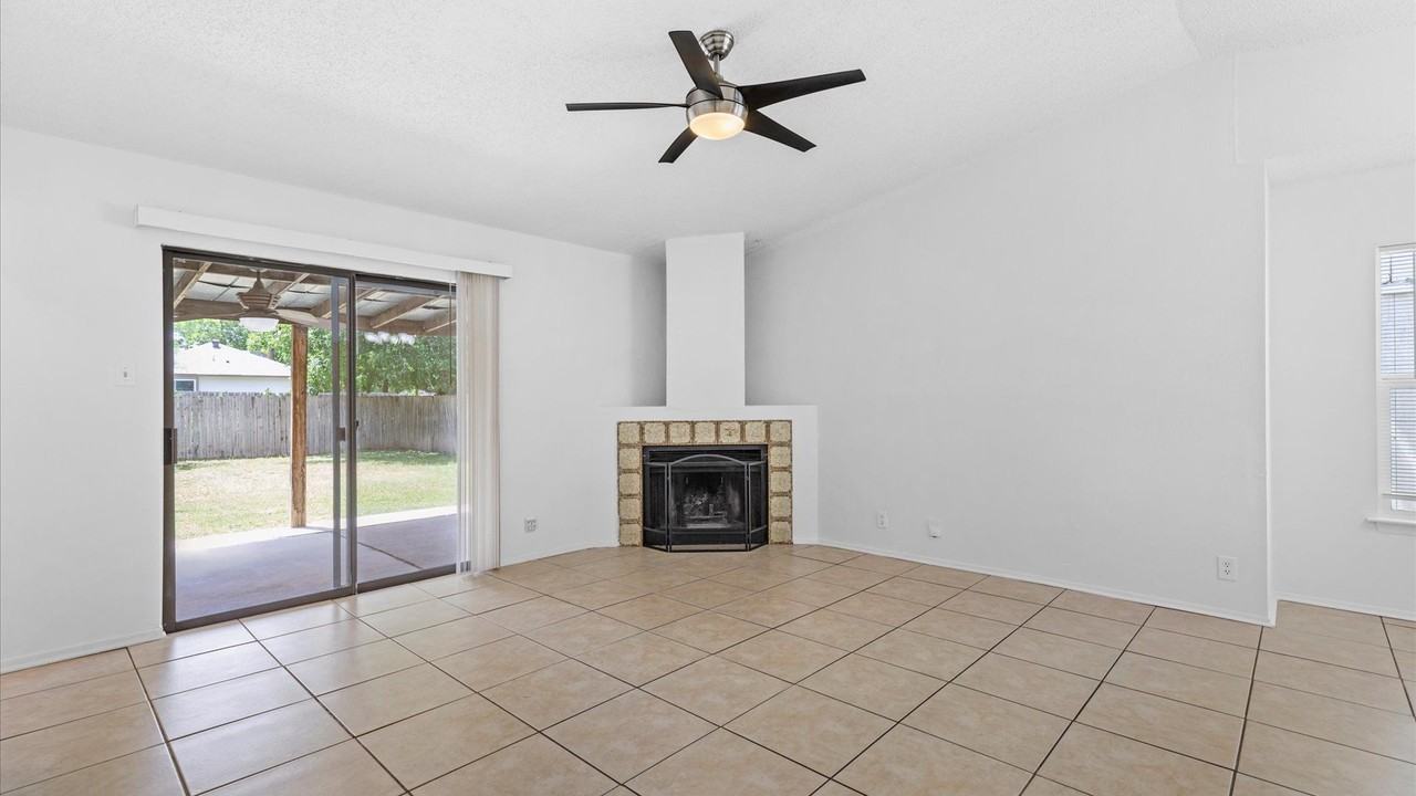2823 Ash Field Dr - Photo 3 of 16