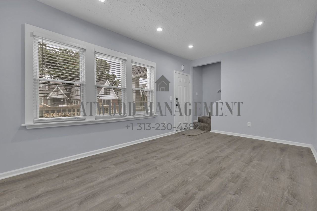 15725 Cherrylawn St - Photo 2 of 25
