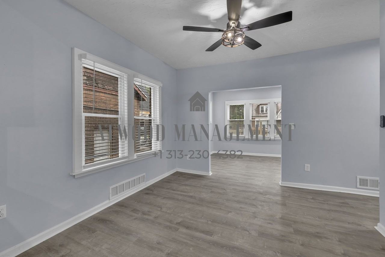 15725 Cherrylawn St - Photo 4 of 25