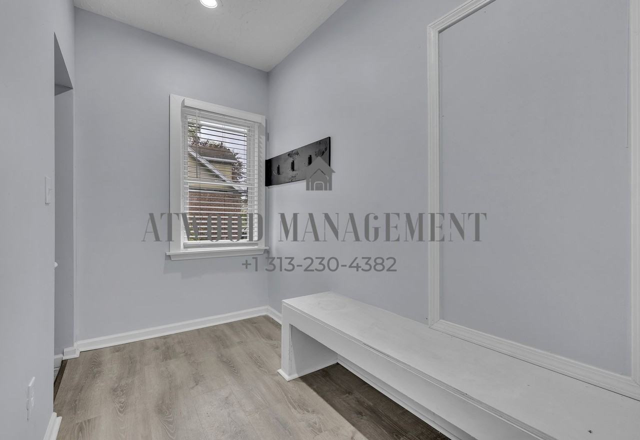 15725 Cherrylawn St - Photo 7 of 25