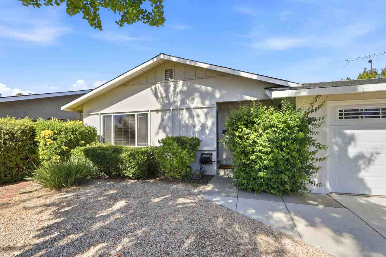 931 Larkspur Ave - Photo 5 of 43
