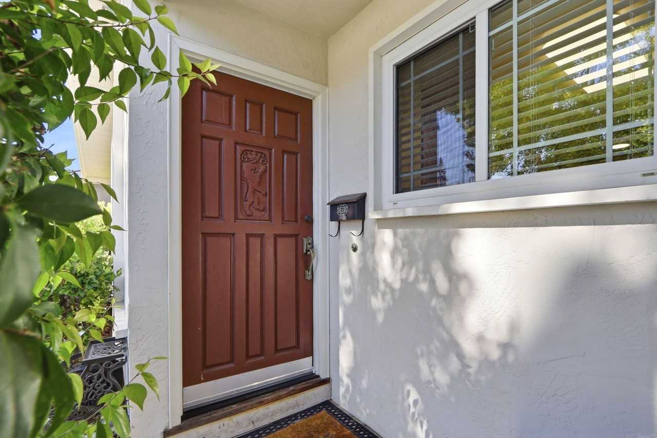 931 Larkspur Ave - Photo 6 of 43