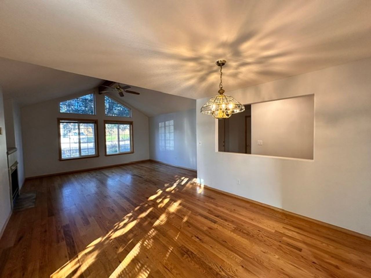 3713 Sw Volcano Ave - Photo 4 of 33