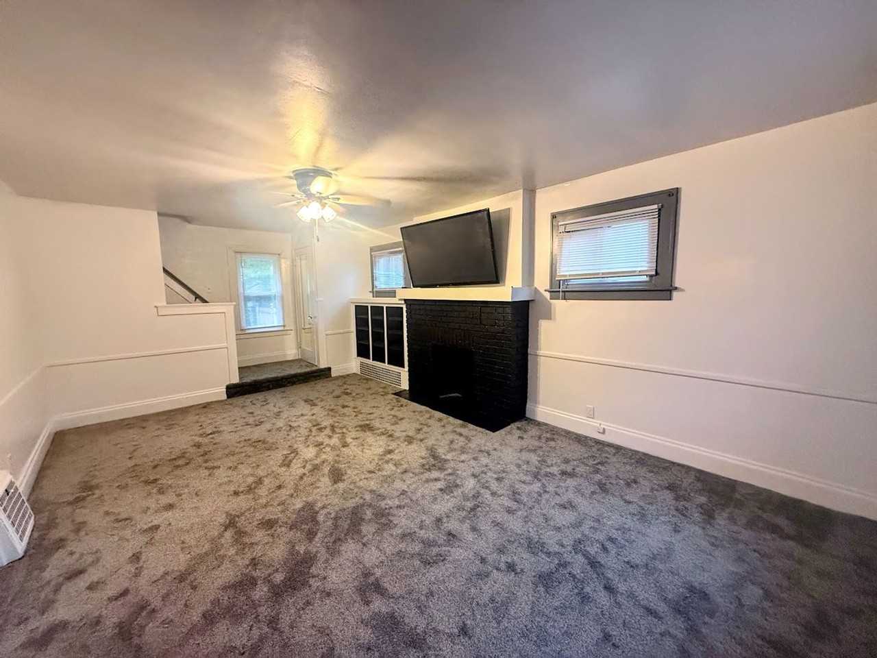 261 Madison Ave - Photo 4 of 16