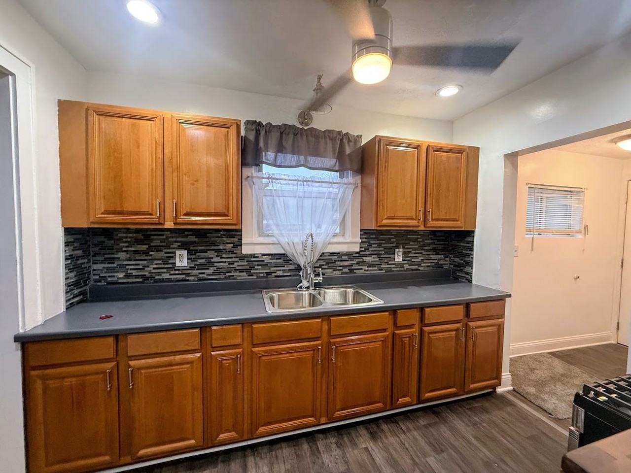 261 Madison Ave - Photo 7 of 16
