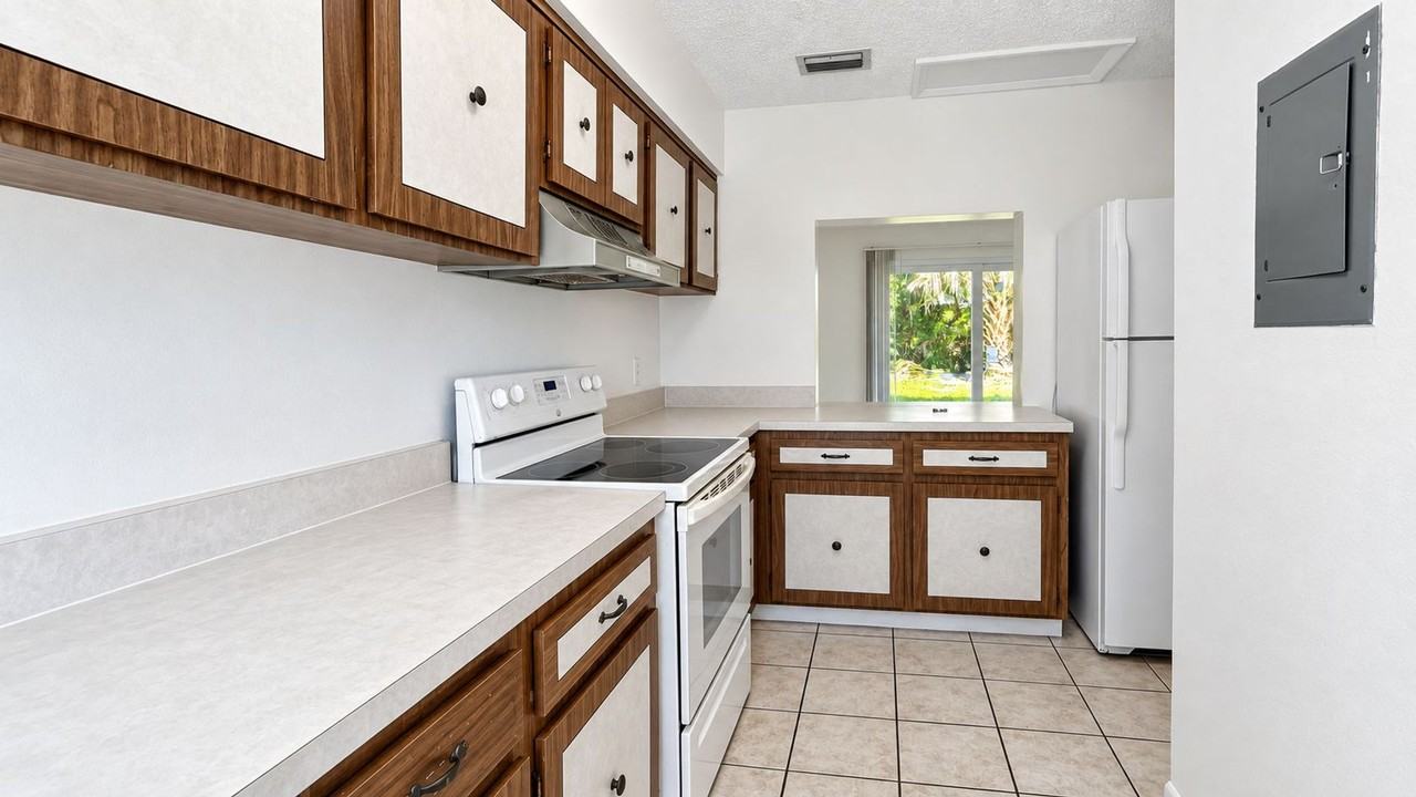 2901 Albemarle St #4 - Photo 4 of 13