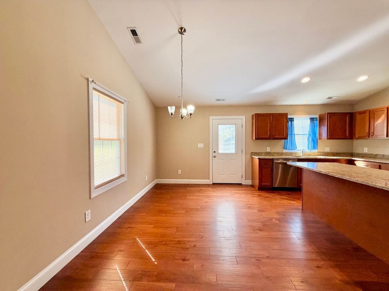 225B Grigg Ave - Photo 5 of 18