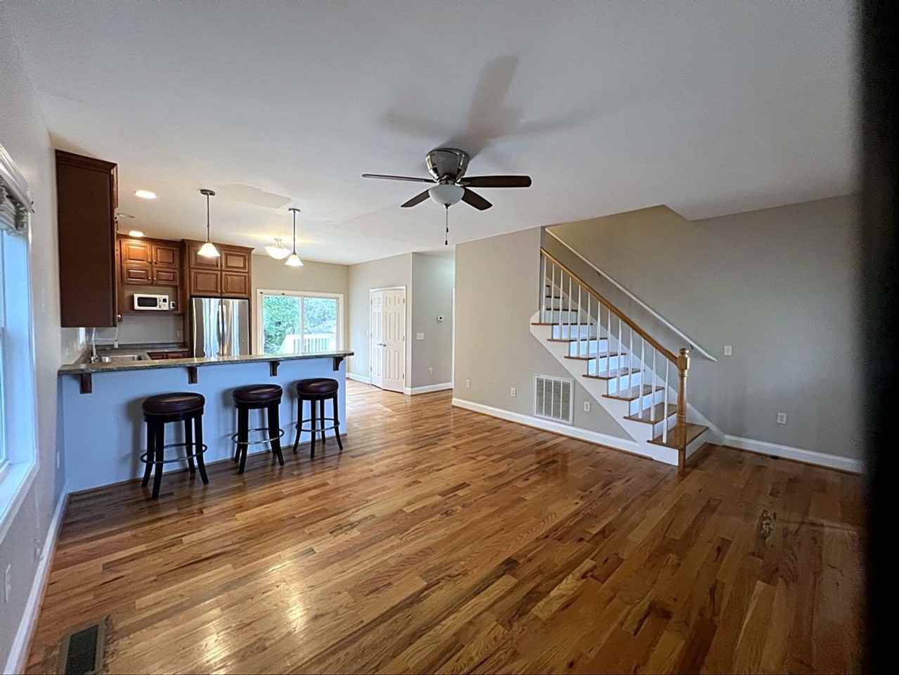 403 Wills Rd - Photo 4 of 27