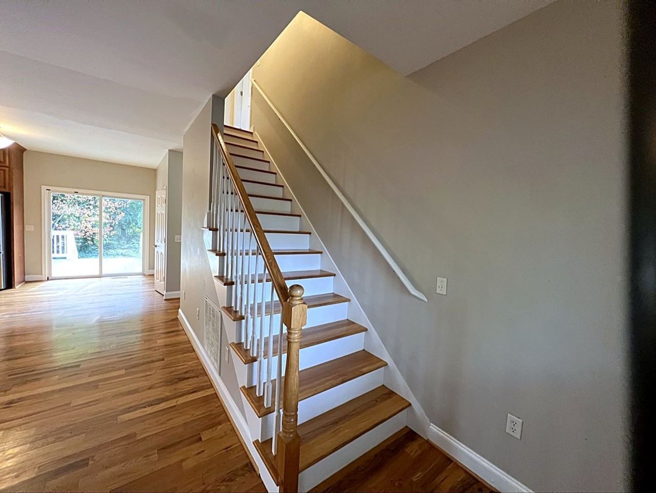 403 Wills Rd - Photo 7 of 27