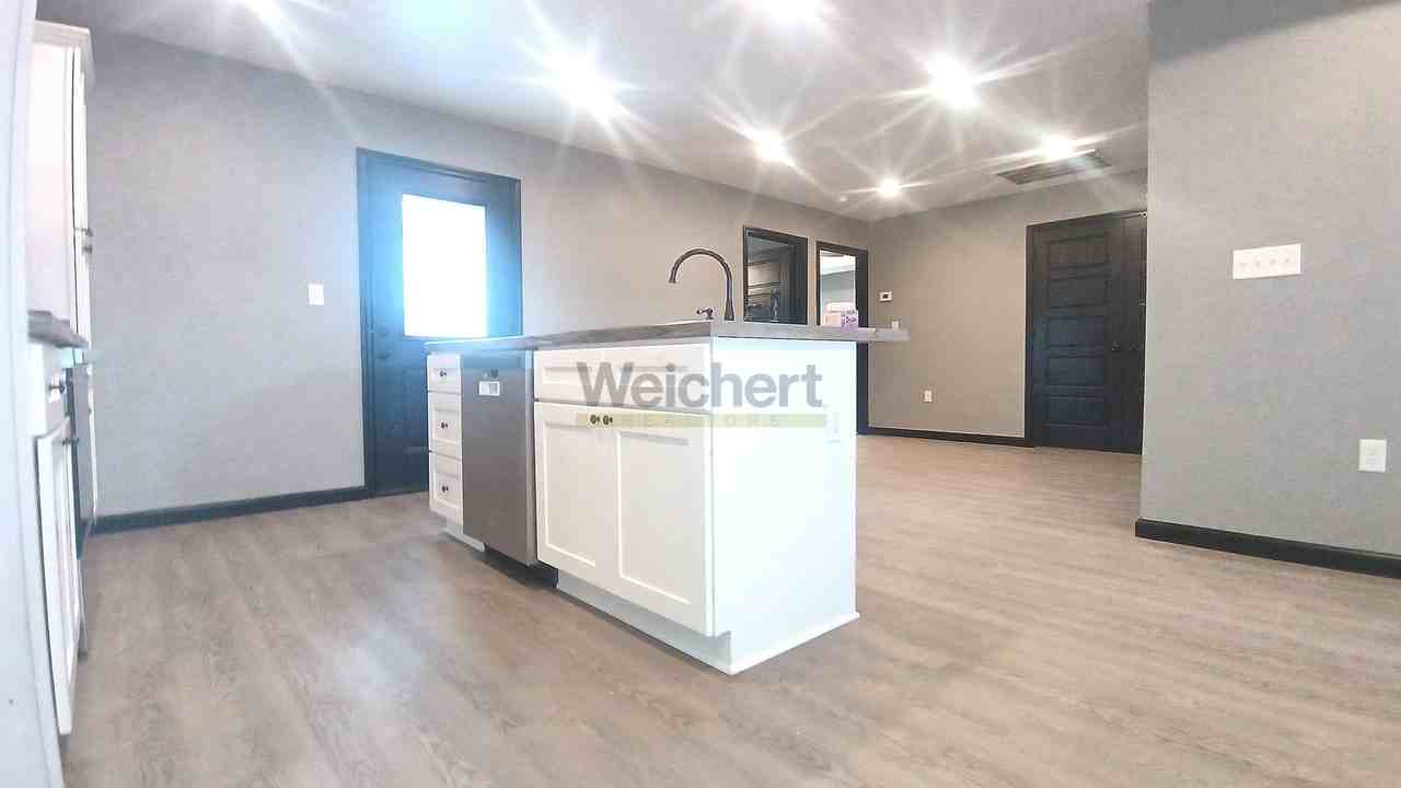 108 Formon Dr - Photo 4 of 14