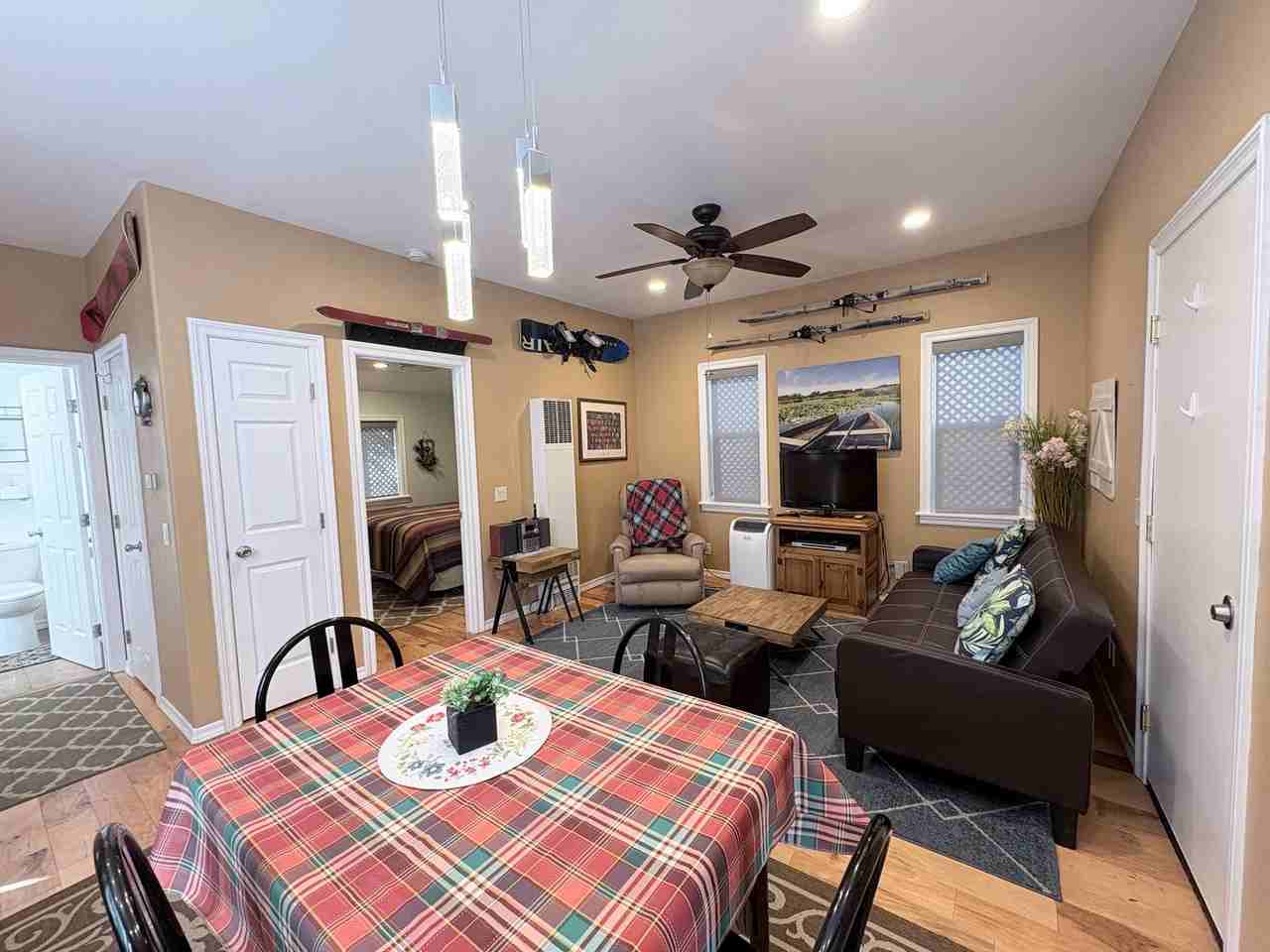 324 Mclaren Ln - Photo 6 of 15