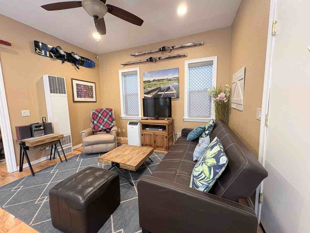 324 Mclaren Ln - Photo 7 of 15