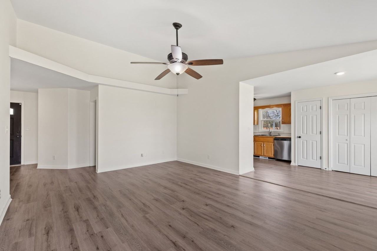 3105 Larson Ln - Photo 6 of 28