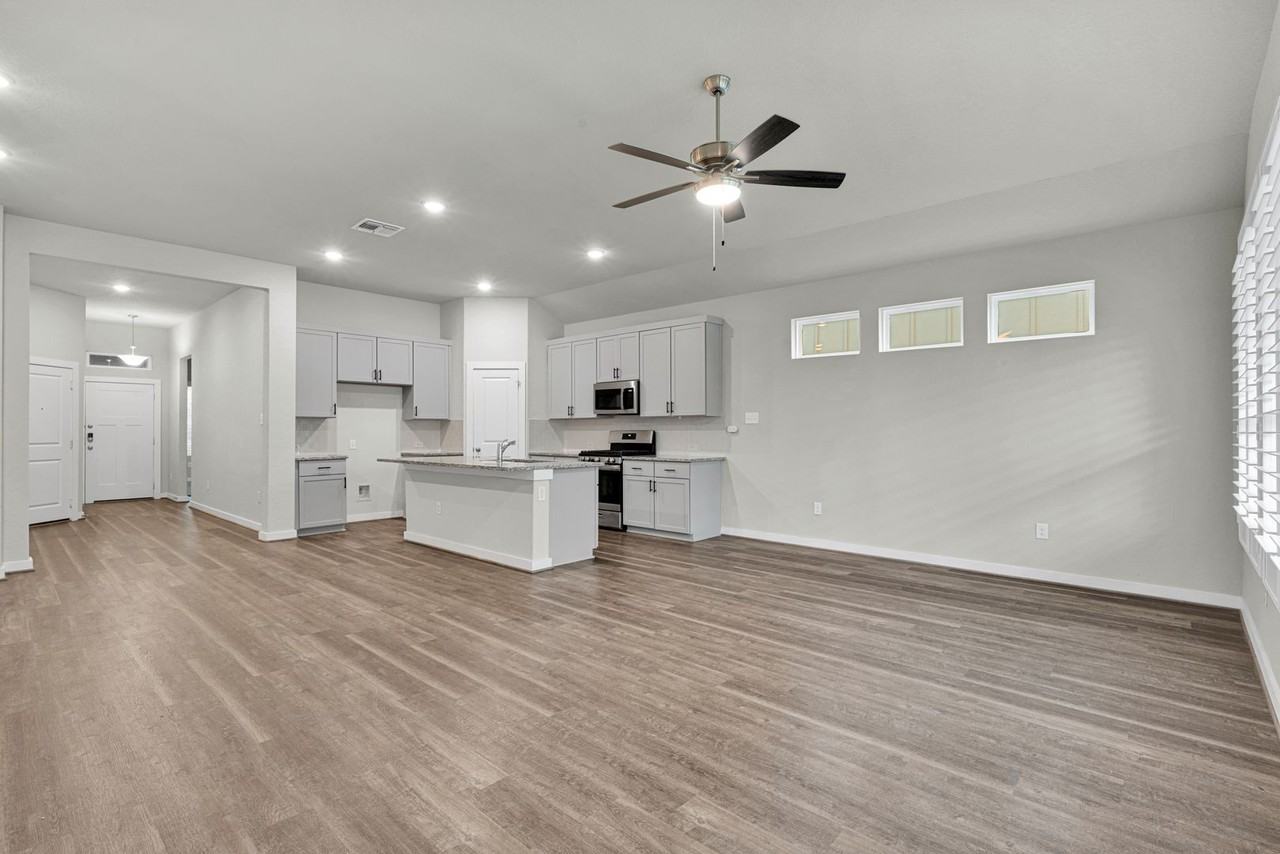 4415 Tiger Run - Photo 4 of 20