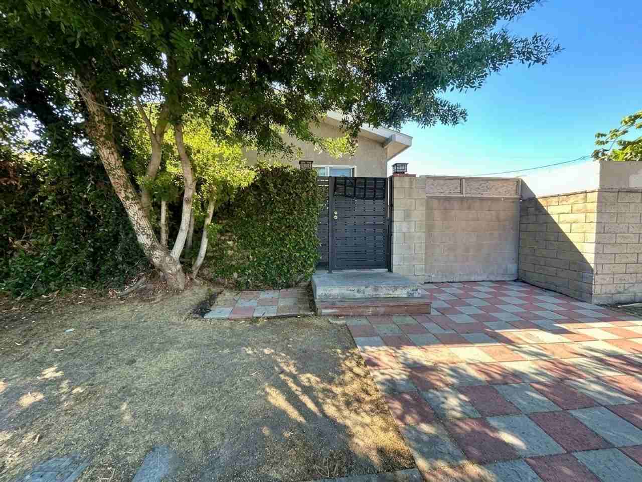 1765 S Biscayne Ct - Photo 2 of 12