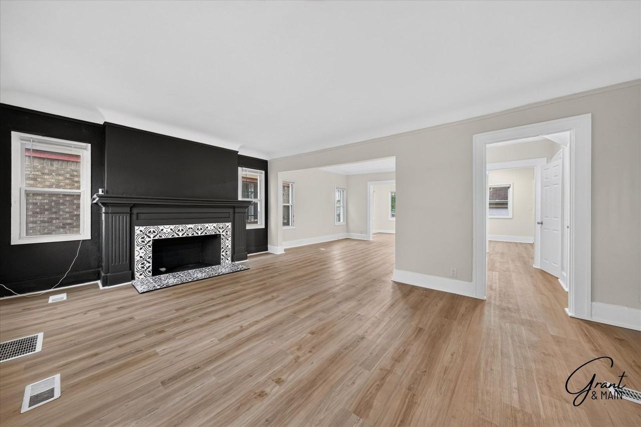 2633 Burlingame St - Photo 2 of 30