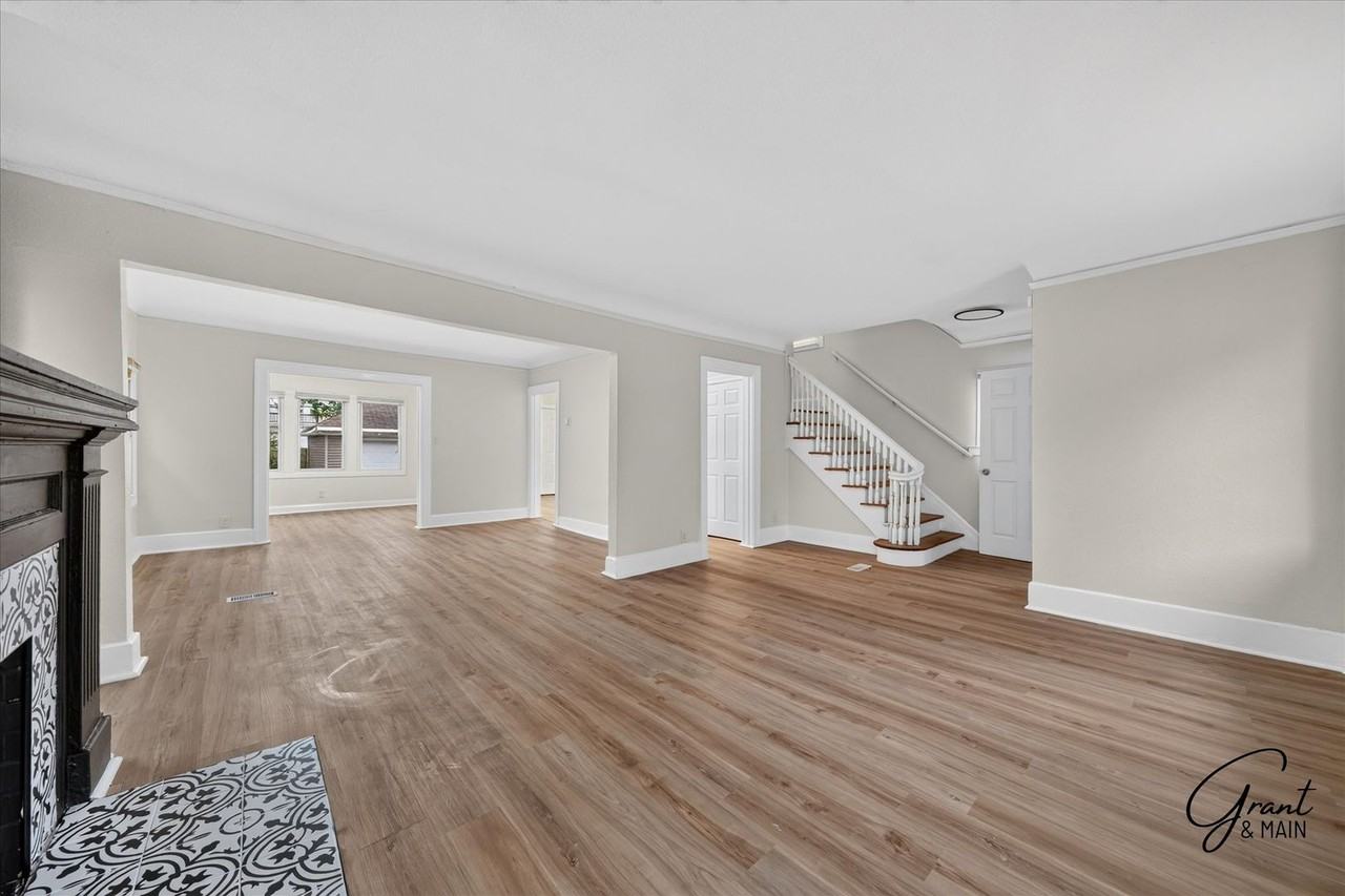 2633 Burlingame St - Photo 3 of 30