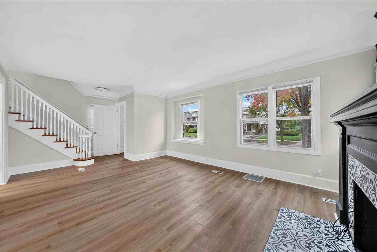 2633 Burlingame St - Photo 4 of 30