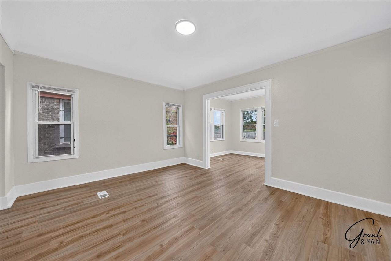 2633 Burlingame St - Photo 6 of 30