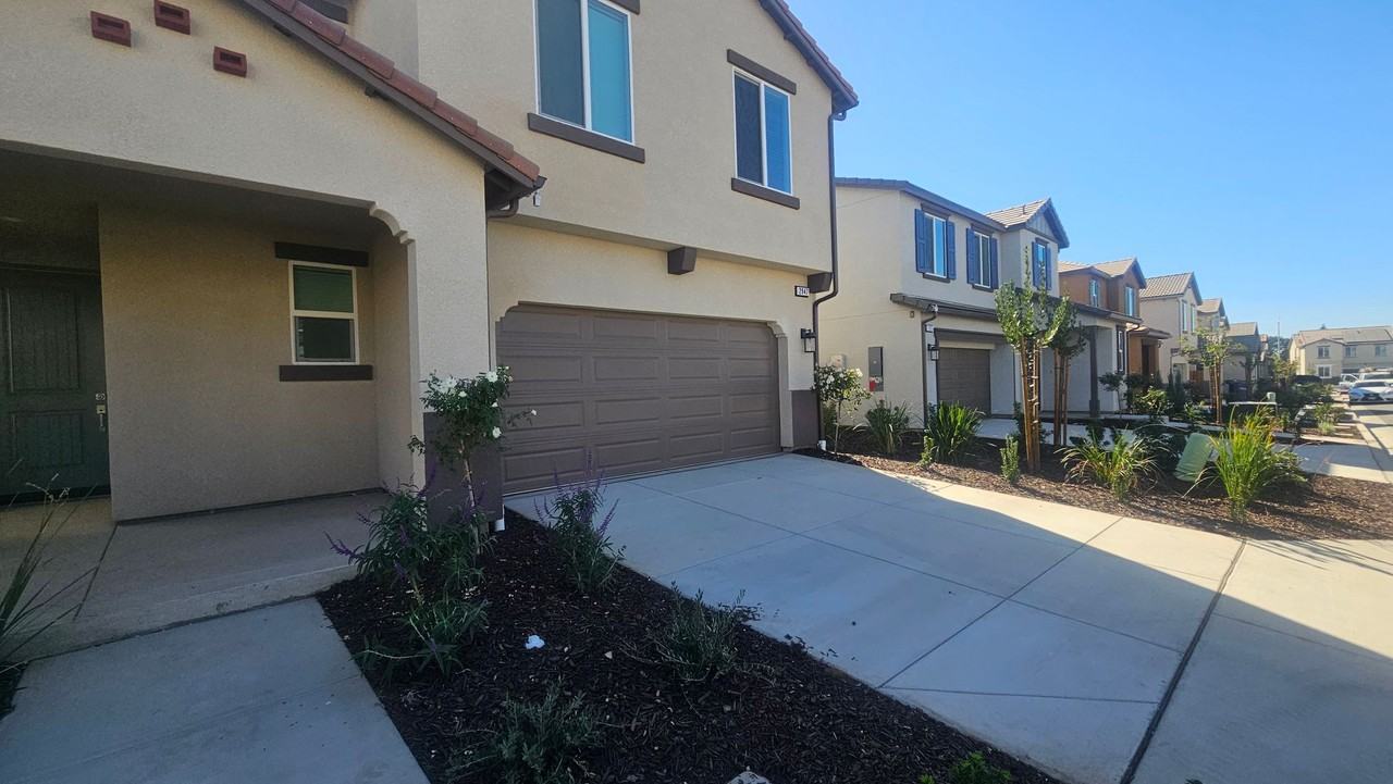 2947 E Ava Dr - Photo 2 of 43