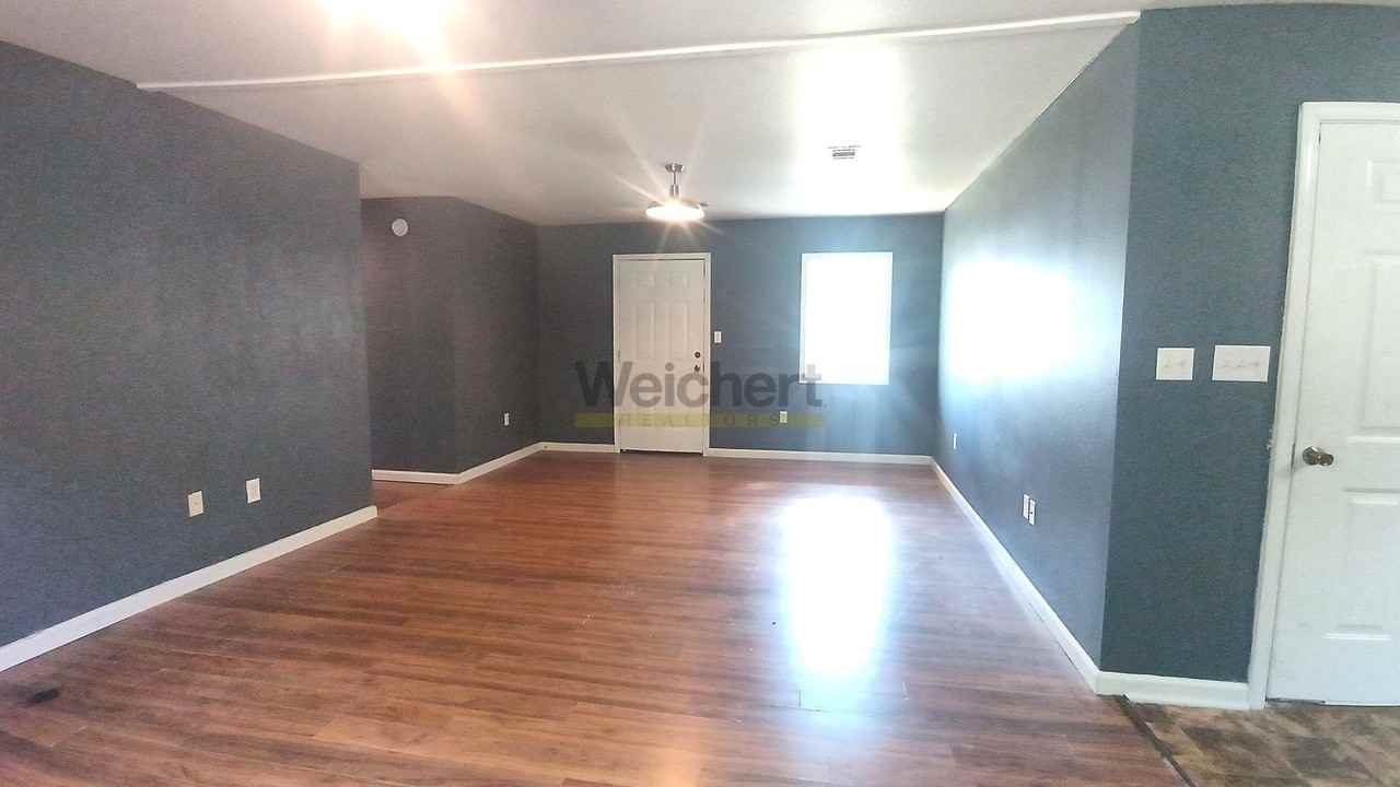 615 Meadow Ln - Photo 2 of 13