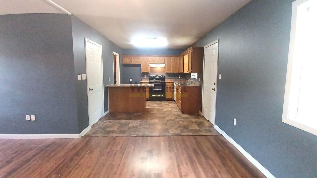 615 Meadow Ln - Photo 4 of 13