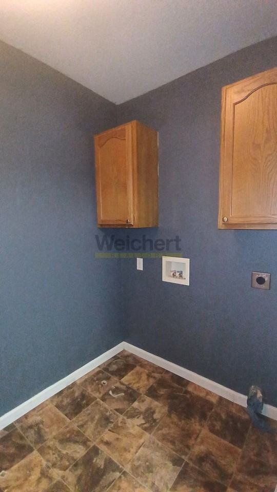 615 Meadow Ln - Photo 7 of 13