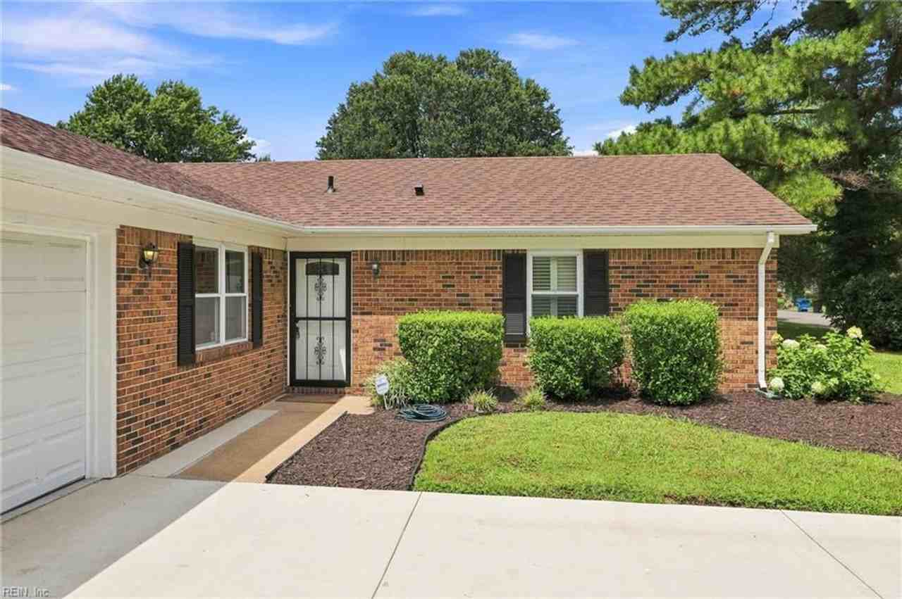 401 Moorland Dr - Photo 3 of 26