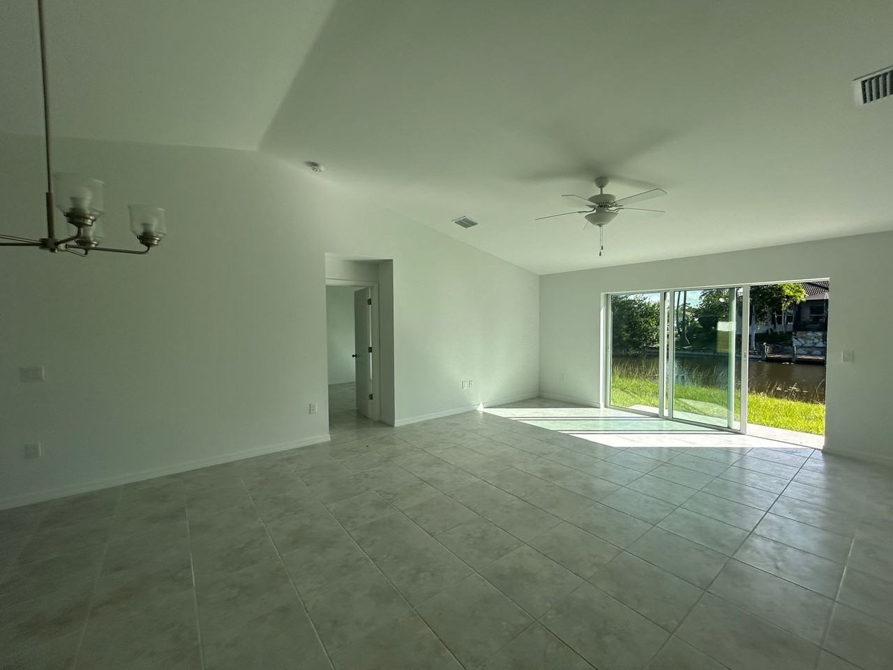 3705 Ne 12th Pl - Photo 7 of 20