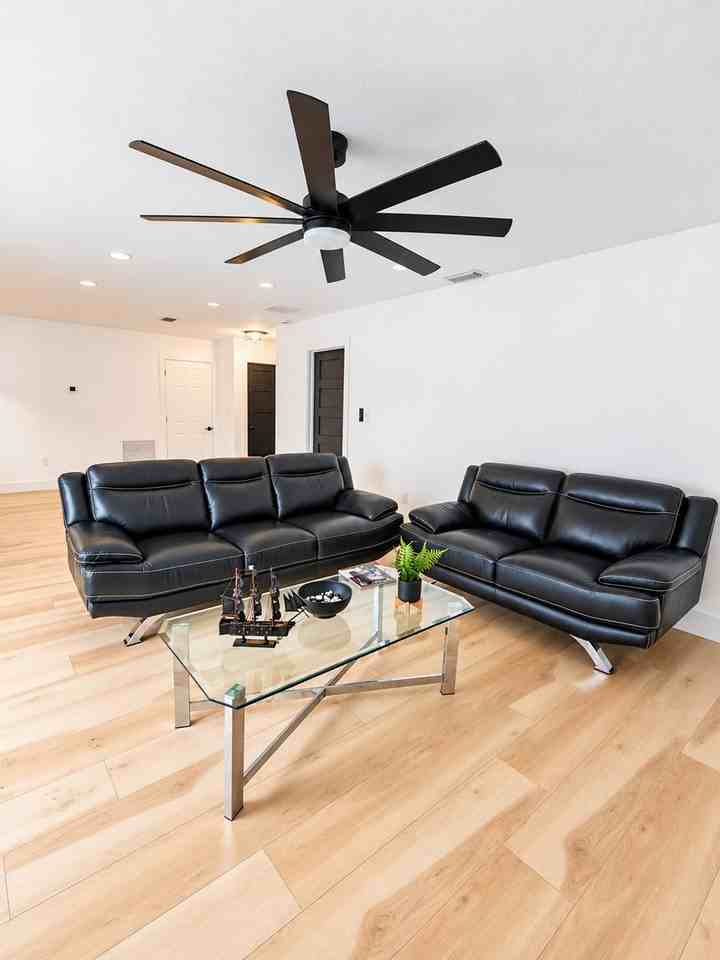 1410 Highview Rd - Photo 2 of 12