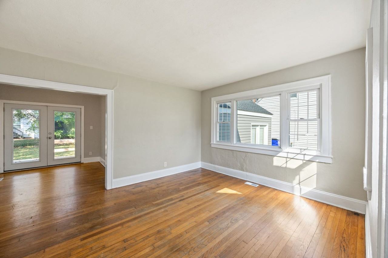 1306 Melrose Pkwy - Photo 5 of 28
