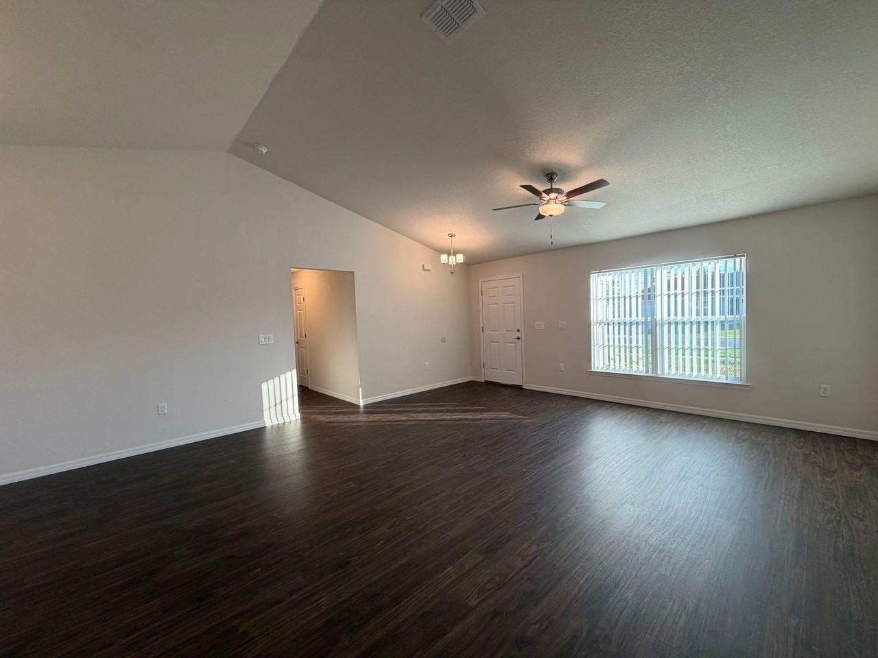 3507 Sw 155th Ln - Photo 4 of 48