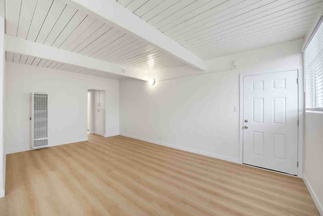 11242 S New Hampshire Ave - Photo 4 of 17