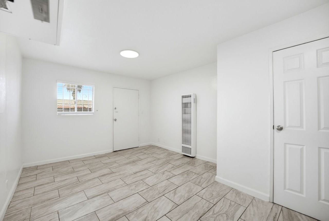 1258 W 87th St - Photo 5 of 13