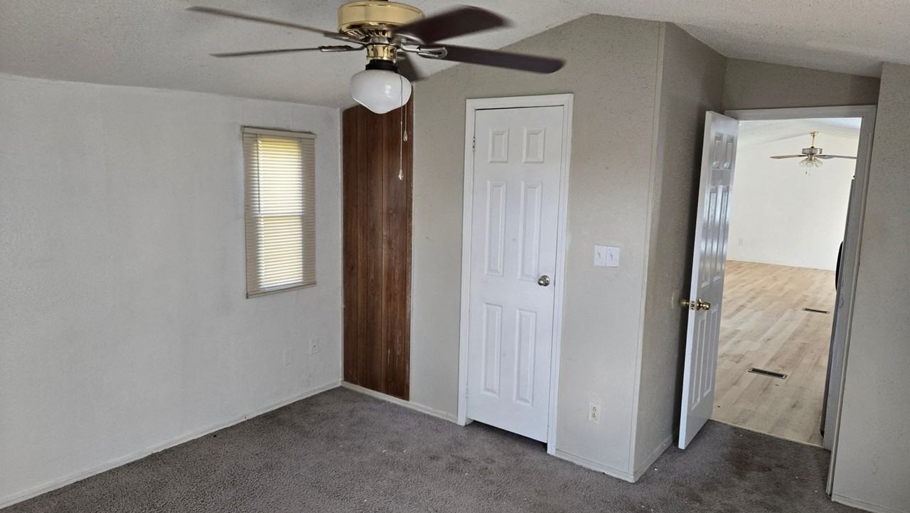 617 Hickory St - Photo 4 of 13