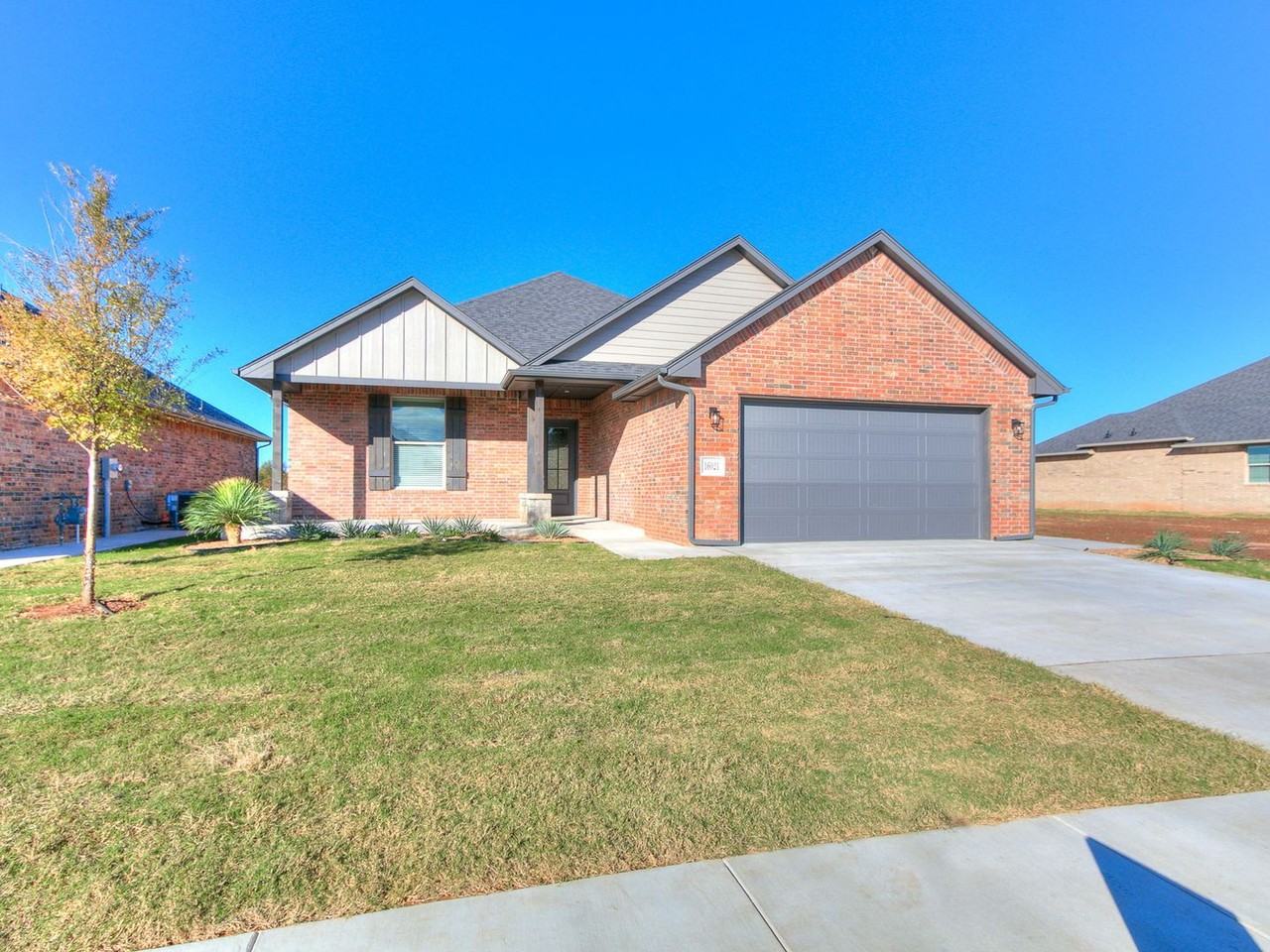 16021 Zamora Ln - Photo 4 of 48
